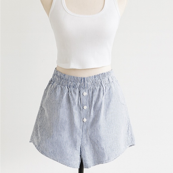 No Boundaries Blue & White Pinstripe Cotton Shorts (L 12/14) - Picture 3 of 9